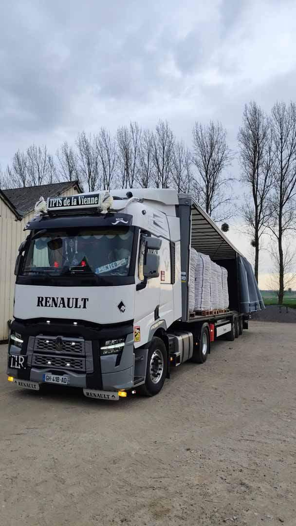 Camion de livraison de marchandises Seine-Maritime