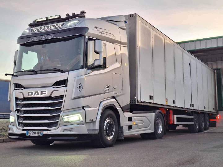 Camion de livraison de marchandises Seine-Maritime