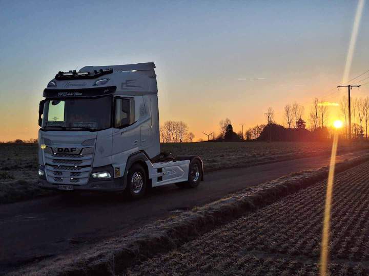 Camion de livraison de marchandises Seine-Maritime