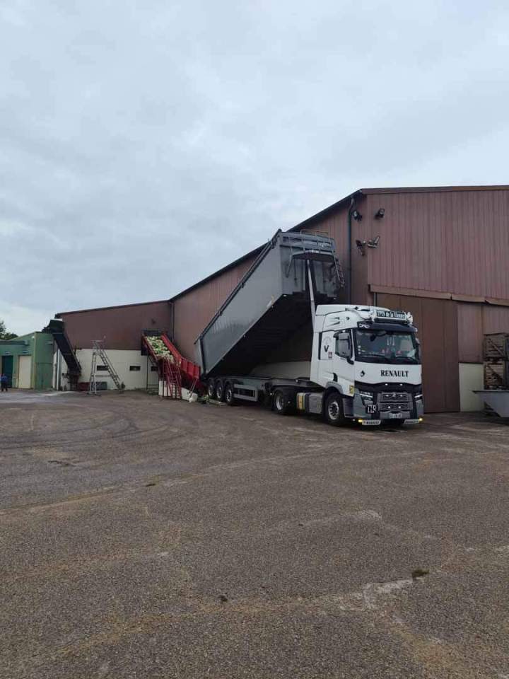 Camion de distribution de marchandises Seine-Maritime